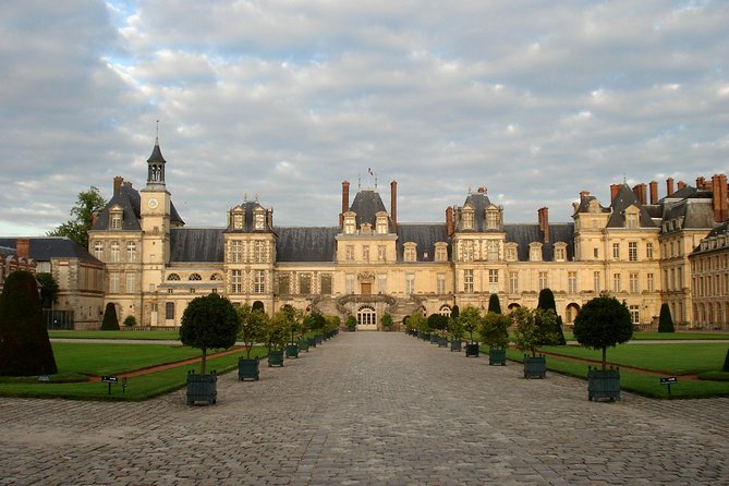 Private Full-Day Trip to Fontainebleau and Barbizon - Itinerary Highlights