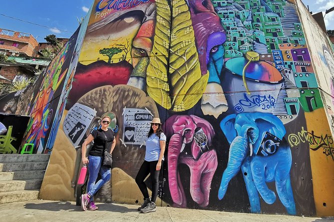 Private Graffiti Tour/Comuna 13, Exotic Fruit Tasting & Cable Car Ride - Traveler Reviews