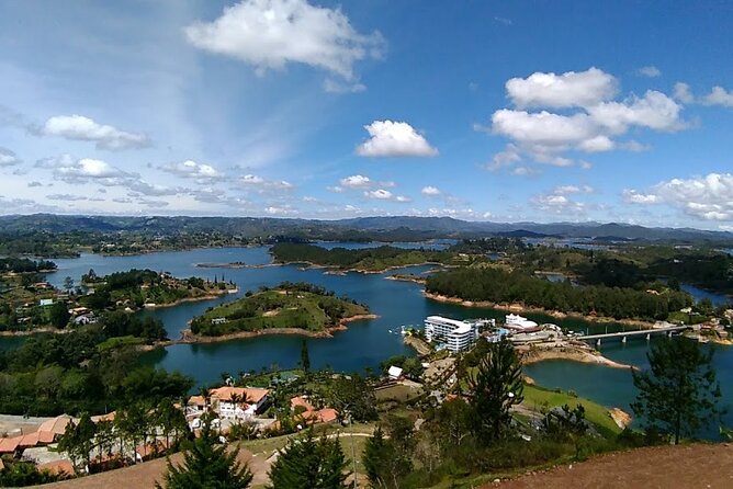 Private Guatape and Coffee Tour - Tour Guide Performance