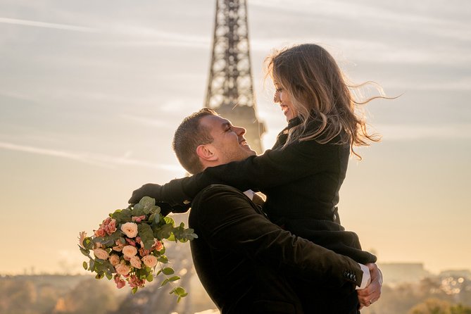 Private Guided Professional Photoshoot by the Eiffel Tower - Customization Options