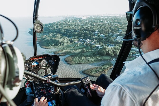 Private Helicopter Flight Over the City of Buenos Aires - Meeting and Pickup