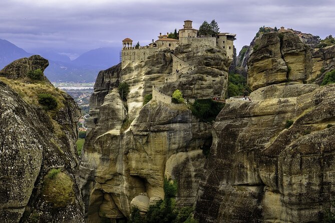 Private Minivan Transfer to Meteora and Back From Thessaloniki - Pickup and Logistics