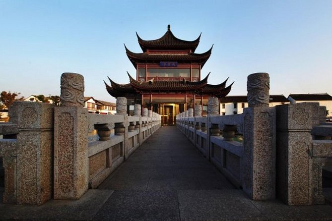 Private Shanghai Layover Tour to Zhaojialou Water Town With Lunch or Dinner - Experience Inclusions