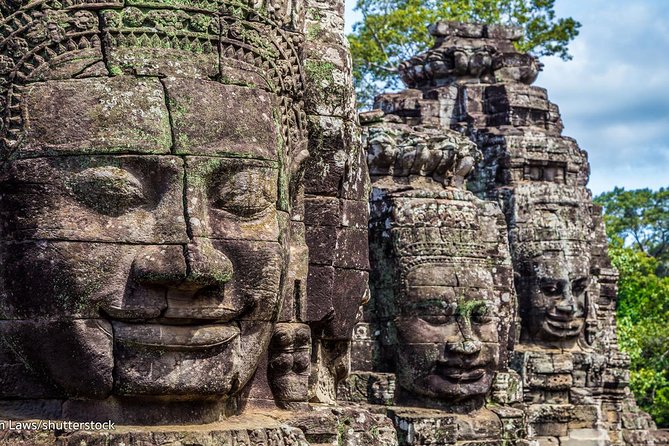 Private Sunrise Small Tour of Angkor Wat With Car or Van & Guide - Traveler Experience
