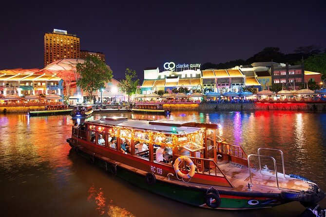 Private Tour Singapore Sunset Boat - Boat Type and Capacity