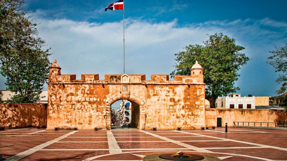 Punta Cana: Santo Domingo - Cultural History - Language Options and Guide