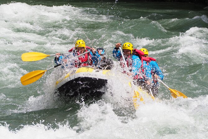 Rafting in Llavorsi-Sort Rapids in Catalonia - Protective Gear and Descent Details