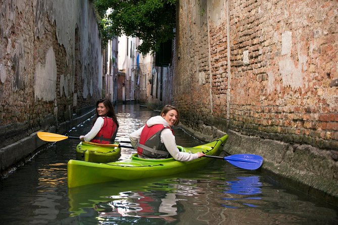 Real Venetian Kayak - Tour of Venice Canals With a Local Guide - Tour Experience