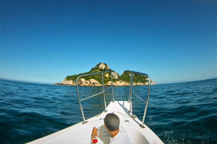 Rio De Janeiro: Boat Tour With Planasurf in Tijucas Island - Experience Highlights