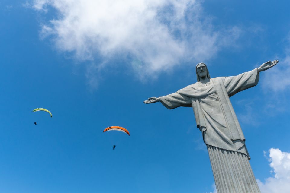 Rio Essencial: the 3 Must-See Tourist Attractions - Vibrant Selarón Steps