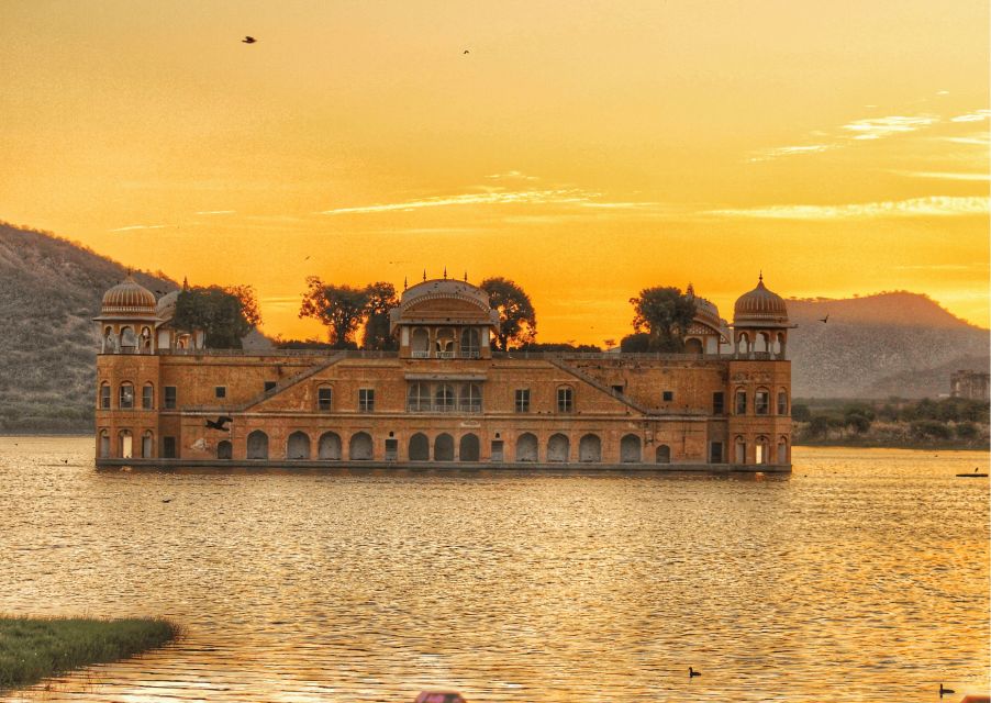 Royal Trails of Jaipur With a Local Half Day Guided Tour - Itinerary and Highlights