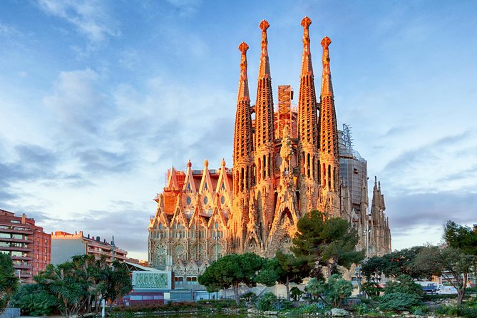 Sagrada Familia Private Guided Tour With Skip the Line Tickets - Tour Details and Highlights