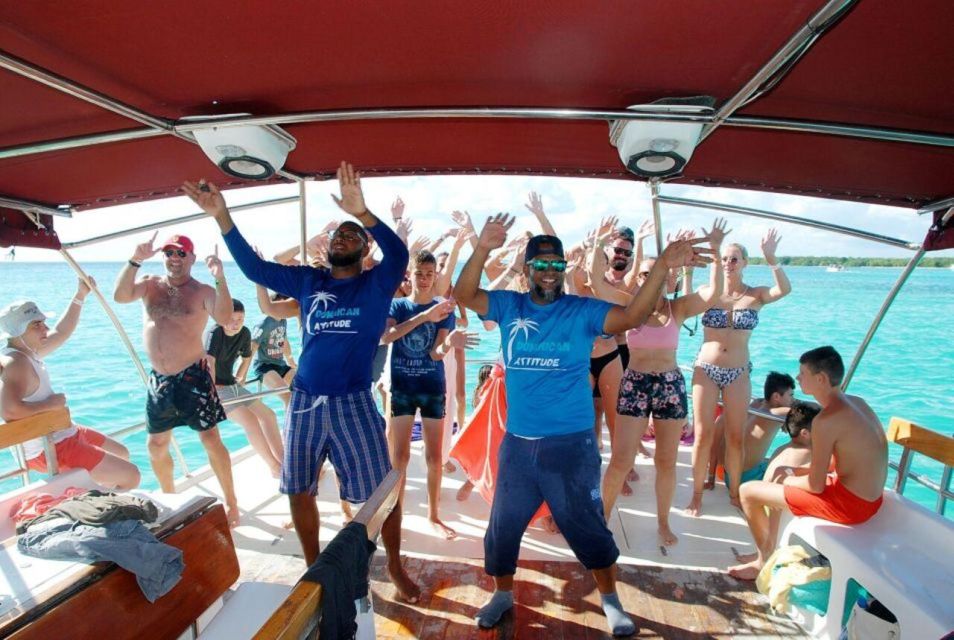 Santo Domingo: Catamaran Tour to Saona Island All Inclusive - Inclusions and Experience