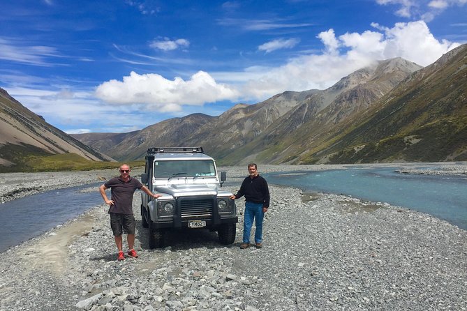 Scenic 4WD Tour Lake Tekapo Backcountry - Vehicle and Guide Information