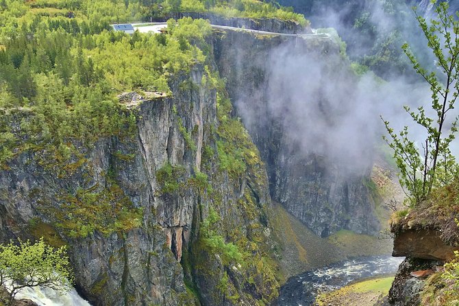 SEVEN WATERFALLS Tour: Private Roundtrip to the Hardanger Fjord, 12 Hours - Scenic Drive to Hardanger Fjord