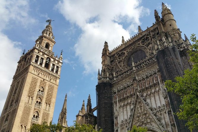 Seville: Alcazar, Cathedral and Giralda Skip-The-Line Guided Tour - Tour Options Comparison