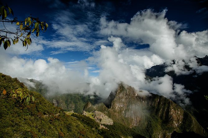 Short Inca Trail 2 Days to Machu Picchu Private Service - Detailed Itinerary