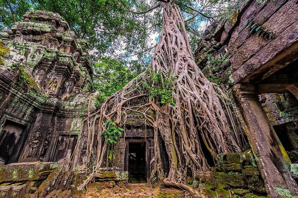 Siem Reap: Angkor Wat Small Circuit Tour With Hotel Transfer - Hotel Pickup and Group Size