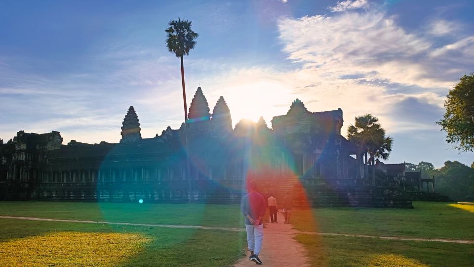 Siem Reap : Angkor Wat Tour on a Vespa - Experience Highlights
