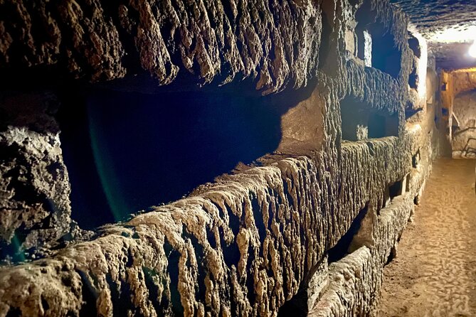 Small Group Express Tour of Roman Catacombs With Transfer - Tour Guide Expertise and Engagement