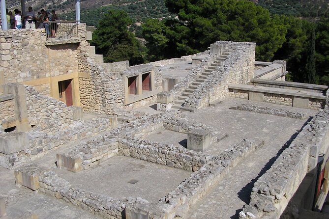 Small-Group Heraklion and the Palace of Knossos Tour (Mar ) - Small-Group Experience