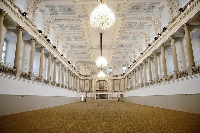 Spanish Riding School Vienna Guided Tour - Indoor and Outdoor Areas for Exploration