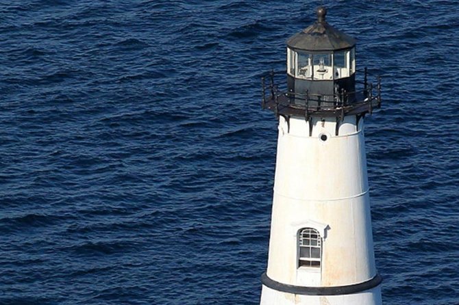 St Lawrence River - Rock Island Lighthouse on a Glass Bottom Boat Tour - Visitor Guidelines