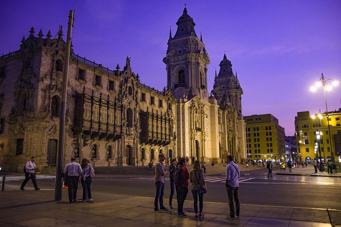 Street Food & Old Taverns Tour in the Historic Center of Lima - Tastings and Snack Options