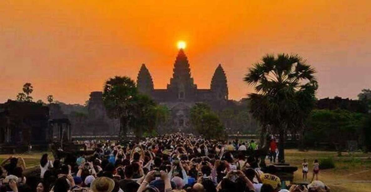 Sunrise at Angkor Wat World Famous Heritage Site in Cambodia - Best Time to Visit Angkor Wat