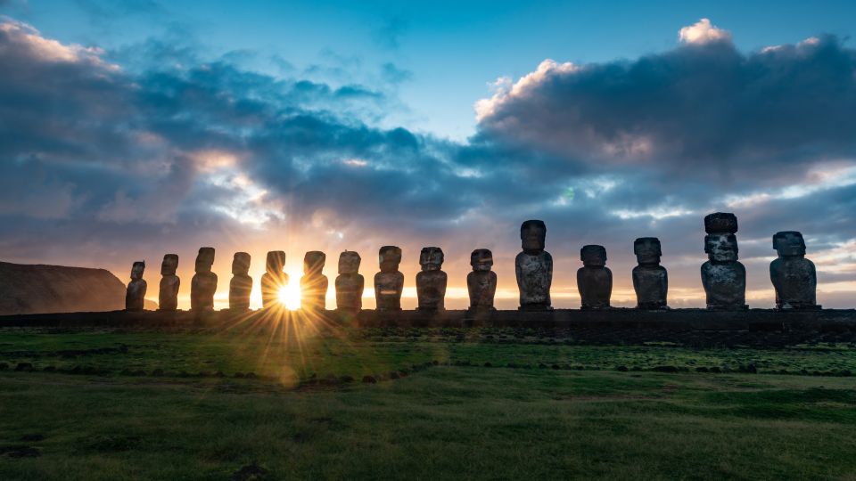 Sunrise Tongariki: Sunrise at Tongariki Park Private Tour - Experience Highlights and Itinerary