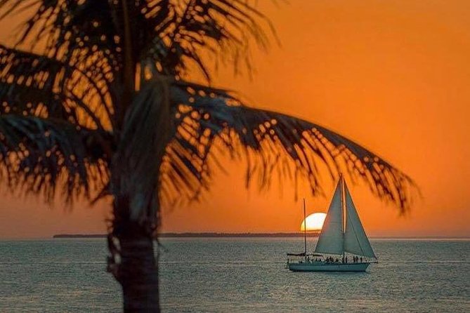 Sunset Sail in Key West With Beverages Included - On-Board Amenities and Beverages