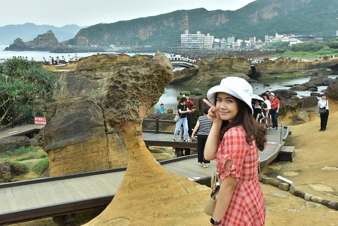 Taiwans Golden Triangle: Yehliu, Jiufen, Shifen Private Day Tour - Yehliu Geological Park