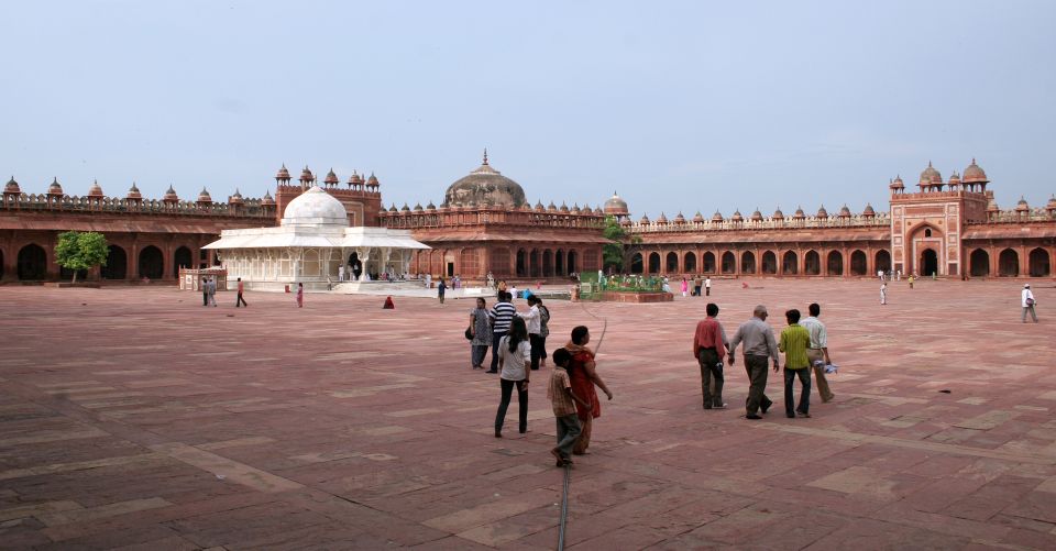 Taj Mahal Sunrise With Fatehpur Sikri Private Guided Tour - Tour Itinerary