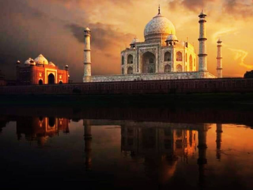 Taj Mahal Tour by Gatimaan Express SuperFast Train - Language Options Available for Tour Guides