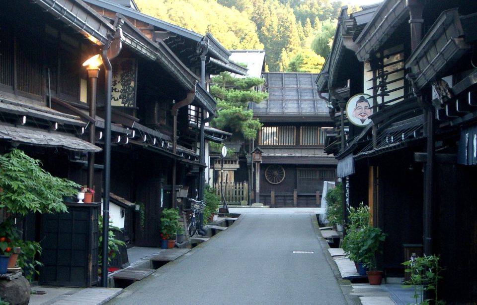 Takayama: Private Walking Tour With a Local Guide - Experience Highlights