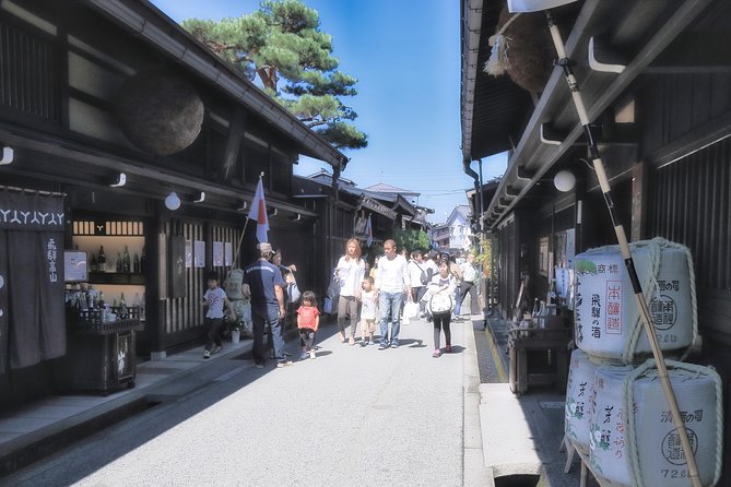 Takayama/Shirakawago Private 1 Day Tourphotoshoot by Professional Photographer - Pricing and Inclusions