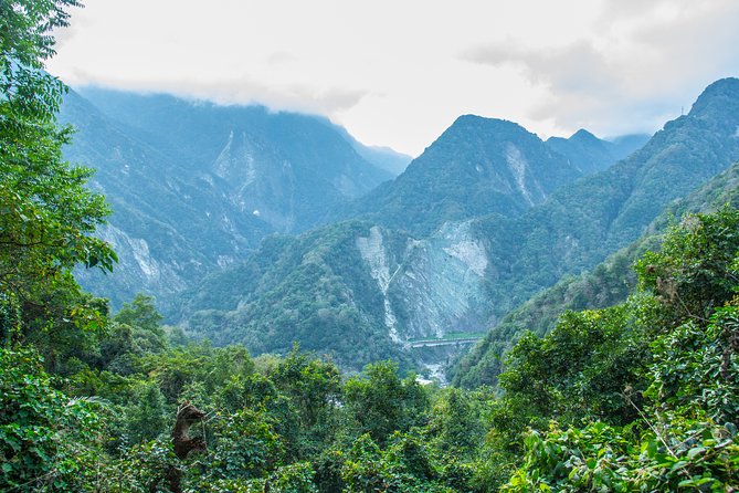 Taroko Wenshan Green Water Trail / Group of 4 - Group Size and Booking