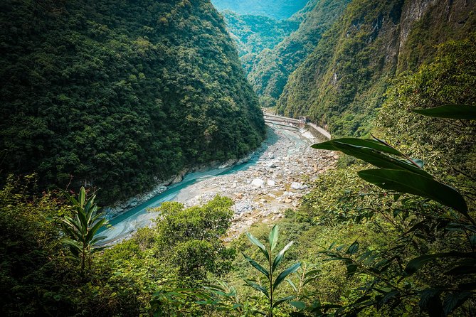 Taroko Xilaan Trail(Departure With 4 People) - Packing Essentials