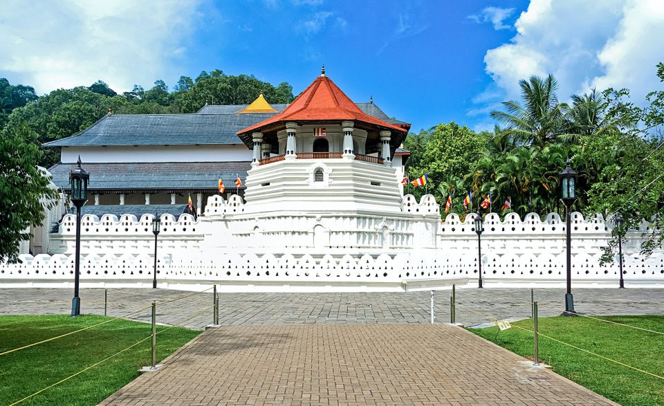 Three Temples Loop In Kandy Day Tour By Tuk Tuk - Temples Included