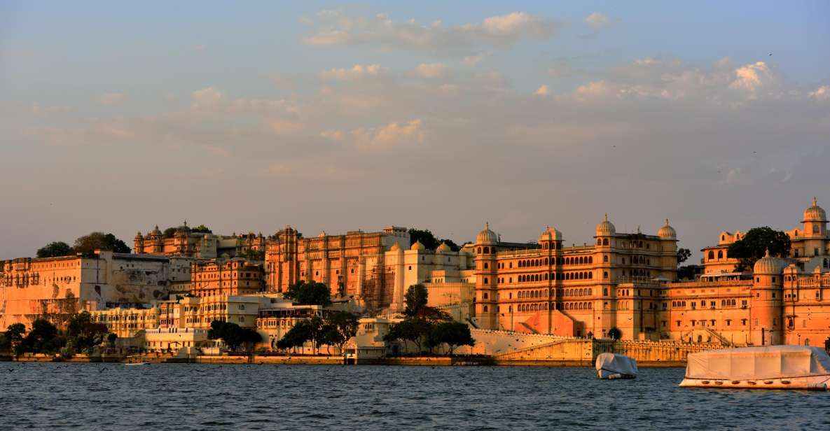 Udaipur: Full Day Private City Tour With Optional Boat Ride - Itinerary Details