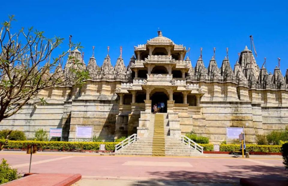 Udaipur: Palace of Udaipur & Jagdish Temple Walking Tour - Activity Details