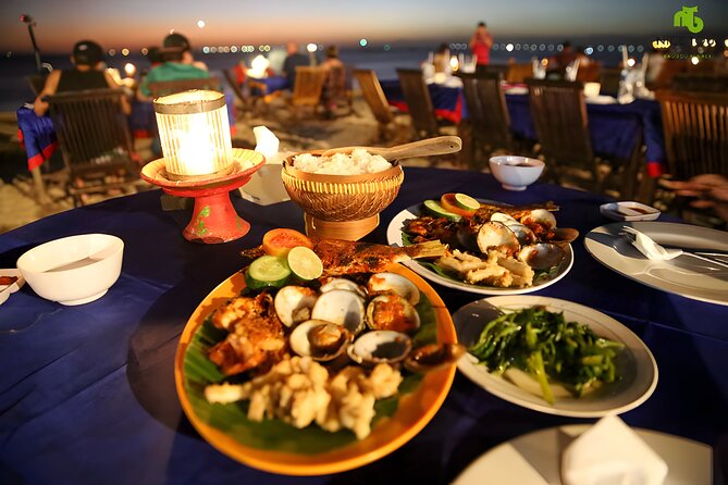 Uluwatu Sunset Tour: Kecak and Fire Dance at Jimbaran Beach - Dining Experience and Staff