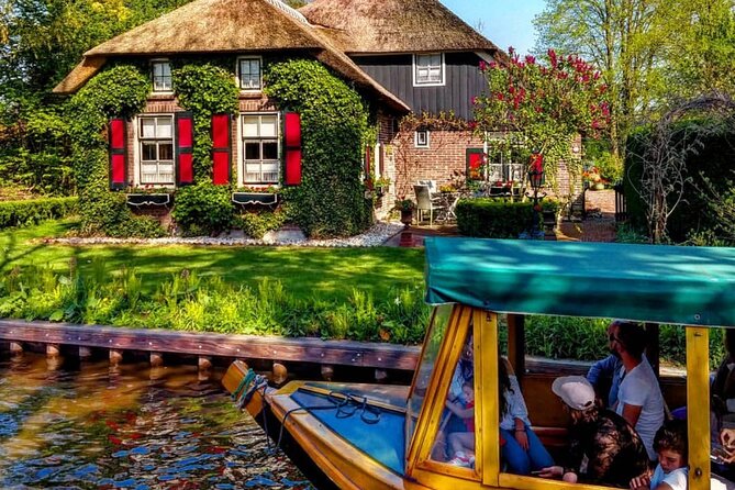 Unique Dutch Villages Zaanse Schans, Dutch Farm and Giethoorn Tour Incl Boat - Experiencing Zaanse Schans