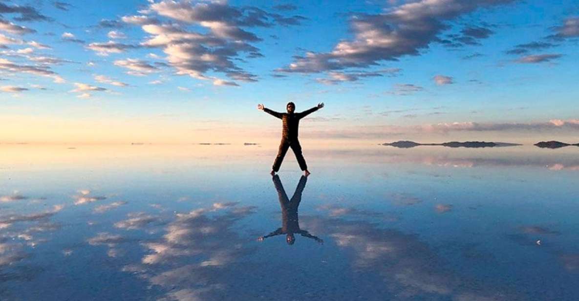 Uyuni: Night of Stars. Sunrise in the Uyuni Salt Flats - Witness the Uyuni Sunrise