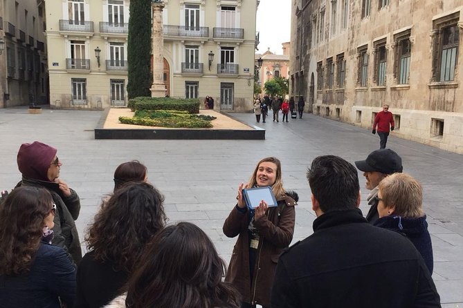 Valencia Private Walking Tour With Official Valencian Guide - Guide Expertise and Language