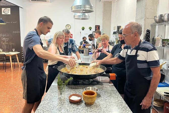 Valencian Paella Cooking Class, Tapas & Sangria - Evening - Logistics and Accessibility