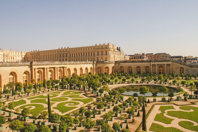 Versailles Palace and Trianon Guided Day Tour From Paris - Customer Reviews