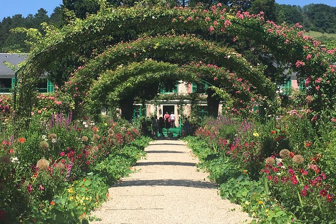 Versailles Palace & Giverny Private Guided Tour With Lunch - Priority Access - Customer Experience