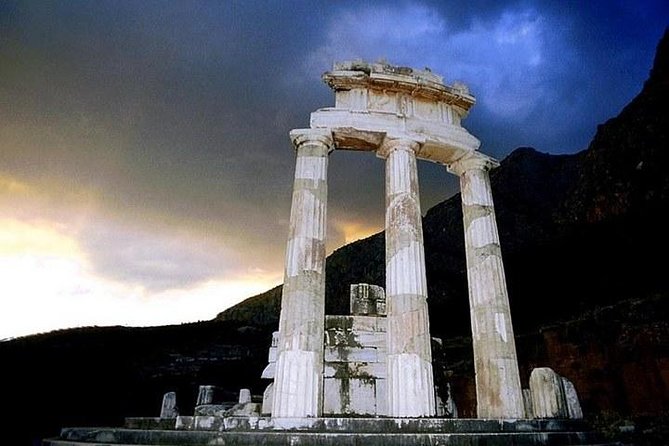 Visit Delphi the Famous Oracle! Explore the Mysteries of the Ancient World! - Uncover the Secrets of the Pythia