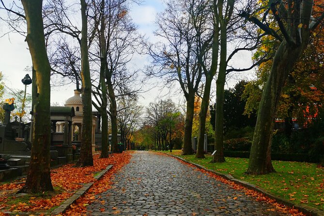 Visit the Père Lachaise Cemetery: a Self-Guided Tour - Tour Duration and Location